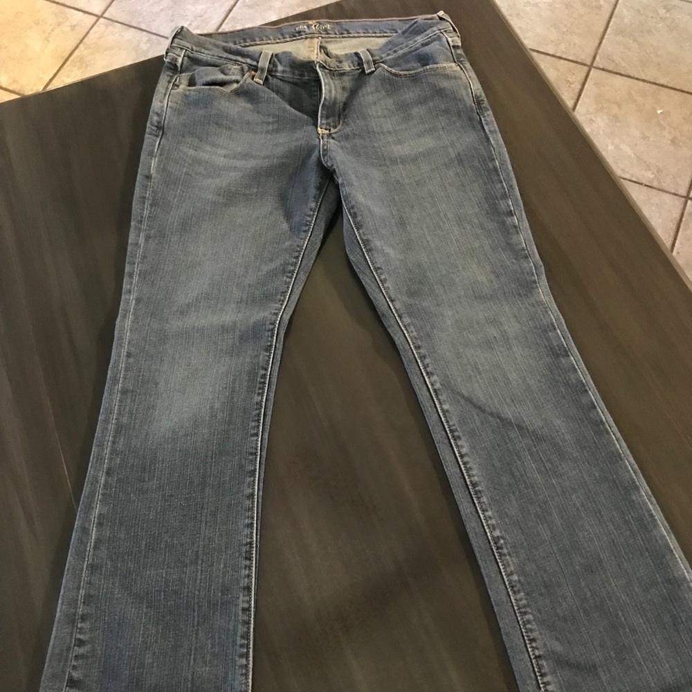 Old Navy ~ The Flirt Jeans.